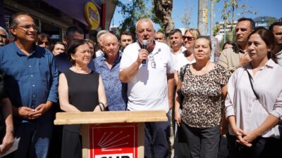 CHP Bornova İlçe Örgütü, ilçe binası önünde yaptığı açıklamada, yargı