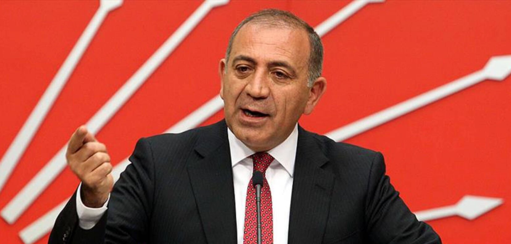  Gürsel Tekin, “Partimizi kayyıma bırakacak değiliz, üzerimize düşeni yapacağız”