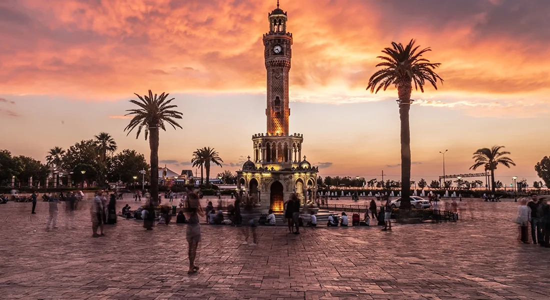İzmir’de yeni haftada yağmur yok, hava güneşli ve sıcaklıklar artıyor.