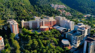 İzmir Ekonomi Üniversitesi, alışılmışın dışında bir karar aldı ve rotayı