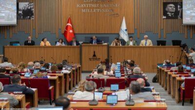 İzmir'in denizde ve karada ulaşım ağını güçlendiren önemli kararlar alındı.