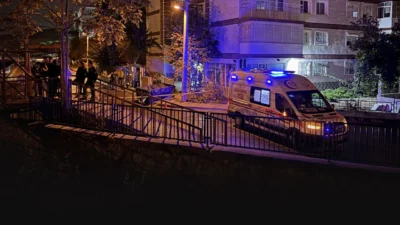 İzmir Karabağlar’da yaşanan bıçaklı kavgada 1 kişi hayatını kaybetti, 2