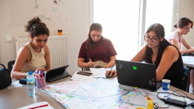 Karşıyaka Belediyesi’nin 4. Öğrenci Yaz Okulu kapsamında hazırlanan “Kentsel Boşluklardan