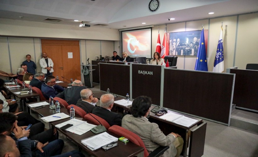 AK Parti Karşıyaka Belediye Meclis Üyesi Özgür Solmaz’ın istifası meclis