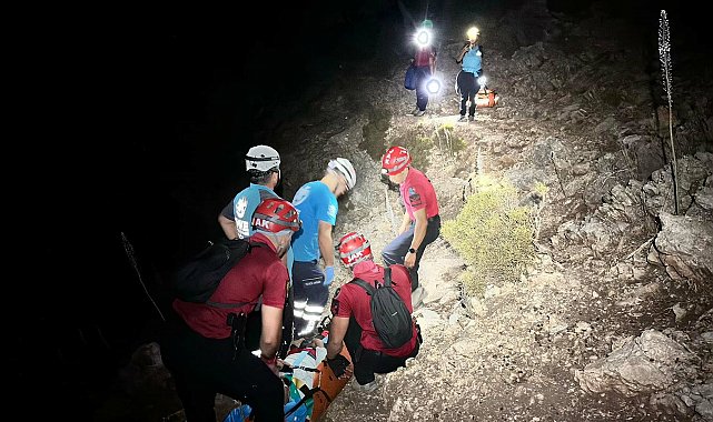Muğla’da yürüyüş yapan bir kişi dağlık arazide düşerek mahsur kaldı.
