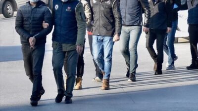 İzmir ve 19 ilde FETÖ operasyonu: 53 şüpheliden 40’ı tutuklandı.