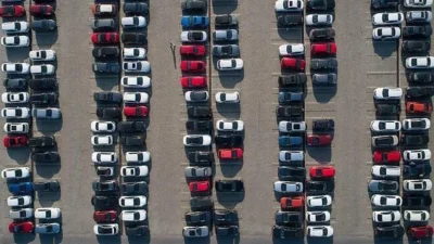 Ticaret Bakanlığı otomobil ithalatına "çifte korumalı" vergi kalkanı getirdi. Avrupa