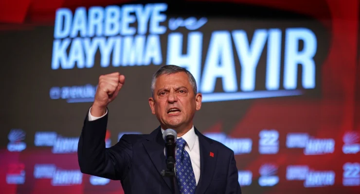 CHP Genel Başkanı Özgür Özel, İstanbul 45. Asliye Hukuk Mahkemesi’nin