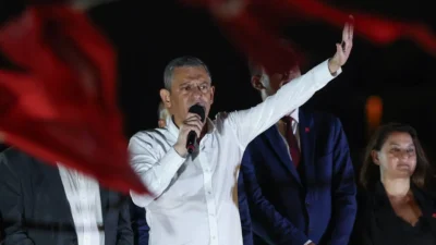 CHP lideri Özgür Özel, Altaylı'yı cezaevinde ziyaret etti. Özel, “Kılıçdaroğlu