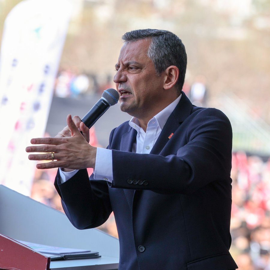 CHP Genel Başkanı Özgür Özel, İstanbul İl Başkanlığı’na mahkeme kararıyla