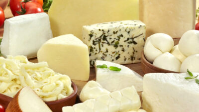 Beyaz peynirde "tam yağlı" diye satılan ürünlerde eritme tuzu ve