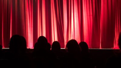 İzmir Büyükşehir Belediyesi, 2025-2026 sanat eğitimi dönemini başlatıyor. Dans, müzik,