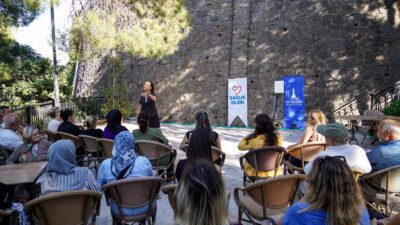  İzmir Büyükşehir Belediyesi, Şato’da başlattığı “Bizim Mahalle Sohbetleri”yle yurttaşları