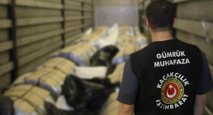 Ticaret Bakanlığı, Sarp ve Gürbulak gümrüklerinde yürütülen operasyonlarda 2,7 milyar