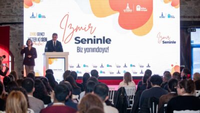 İzmir Büyükşehir Belediyesi’nin Bilim Virüsü iş birliğiyle yürüttüğü “İzmir Seninle”