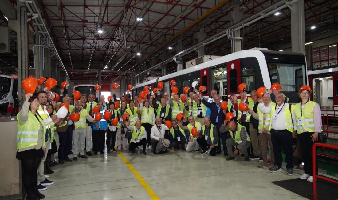 İzmir’in ilk metrosunun yapımını üstlenen İsveçli ABB ve Yapı Merkezi