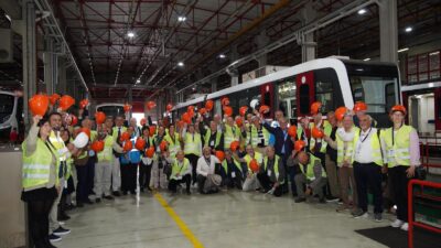 İzmir’in ilk metrosunun yapımını üstlenen İsveçli ABB ve Yapı Merkezi