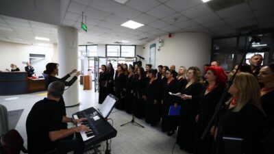 Cumhuriyetin 102. yılı kutlamaları kapsamında Balçova Belediyesi, çalışanlarına mesai bitiminde