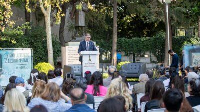 “Edebiyat Yolculuktur” temasıyla İzmir Büyükşehir Belediyesi tarafından düzenlenen 9. İzmir