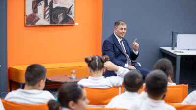 İzmir Büyükşehir Belediye Başkanı Dr. Cemil Tugay, İlber Ortaylı Kütüphanesi’nde