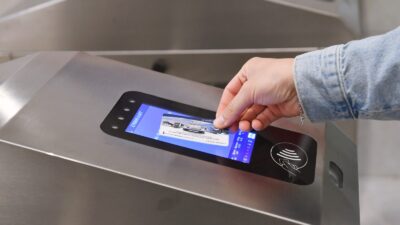 İzmir Büyükşehir Belediyesi’ne bağlı ESHOT, İZULAŞ, İZDENİZ, Metro ve Tramvay