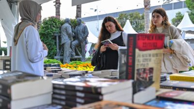 İzmir, kültür ve edebiyatla dolu bir haftasonuna ev sahipliği yapıyor.