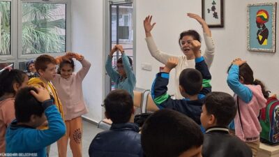 İzmir Akdeniz Akademisi’nin çocuklara özel programı yeni döneme başladı. Akdeniz