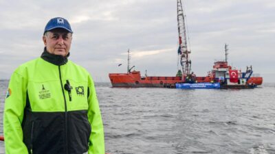 İzmir Büyükşehir Belediye Başkanı Cemil Tugay, Körfez’deki kokunun kirlilik değil