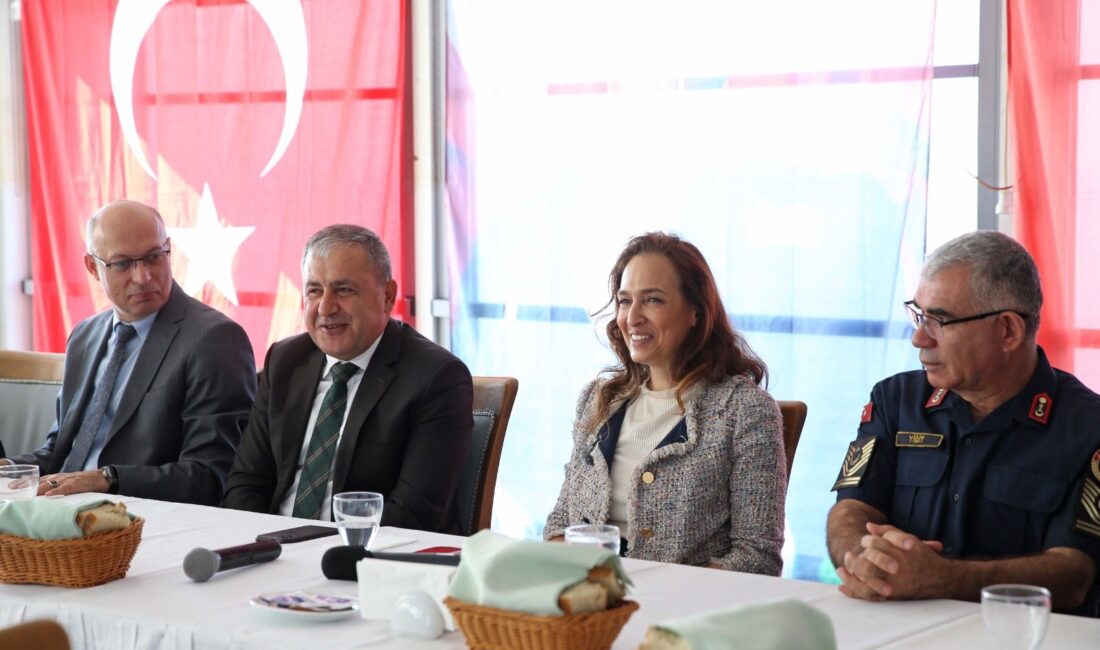 Karşıyaka Belediye Başkanı Yıldız Ünsal, 19 Ekim Muhtarlar Günü’nde mahalle