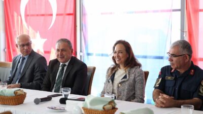 Karşıyaka Belediye Başkanı Yıldız Ünsal, 19 Ekim Muhtarlar Günü’nde mahalle