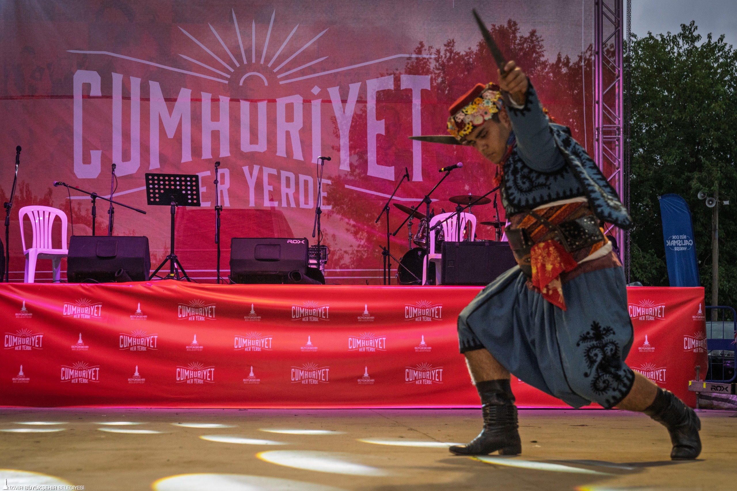 İzmir Büyükşehir Belediyesi’nin “Cumhuriyet Her Yerde” etkinlikleri Kiraz’da yoğun katılımla