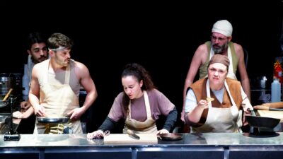 Bornova Belediyesi Şehir Tiyatrosu, Alman yazar Roland Schimmelpfennig’in “Altın Ejderha”