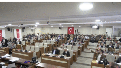 Karabağlar Belediye Meclisi Ekim ayı oturumunda, pazarcılardan alınan katı atık