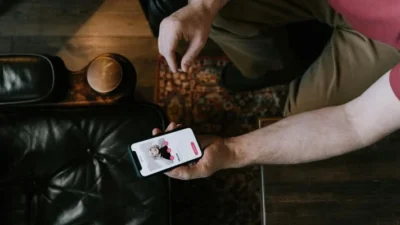 Yapay zeka destekli sohbet botları, flört uygulamalarında giderek daha fazla