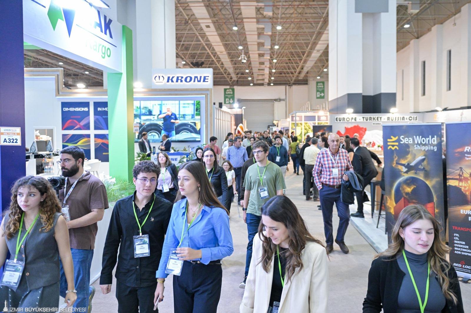 LOGISTECH 2025’te düzenlenen söyleşi ve ideathon etkinliğinde, gençler ve uzmanlar