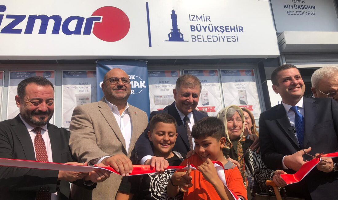 İzmir Büyükşehir Belediye Başkanı Cemil Tugay, İZMAR’ın “halkın marketi” olduğunu