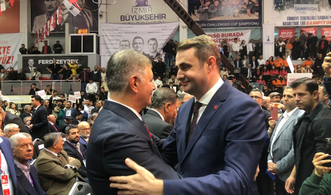 CHP İzmir İl Kongresi’ne katılan İzmir Büyükşehir Belediye Başkanı Cemil