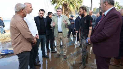 Başkan Saygılı, Foça’da selden etkilenenlere devletin yardımlara başladığını duyurdu...