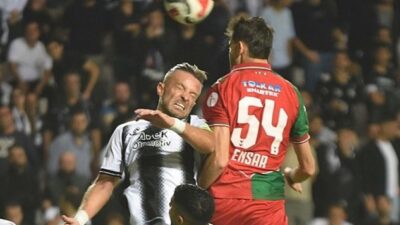 İzmir derbisinde nefes kesen mücadele: Karşıyaka ve Altay puanları paylaştı İzmir derbisi nefes kesti. 7 yıl sonra karşılaşan Karşıyaka ve