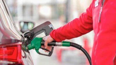Döviz kurları, petrol fiyatları ve yüksek vergiler akaryakıt fiyatlarını yön