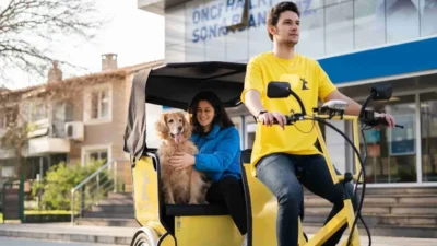 İzmir’de başlatılması planlanan bisiklet taksi uygulaması Meclis’te oy birliğiyle onaylanırken,