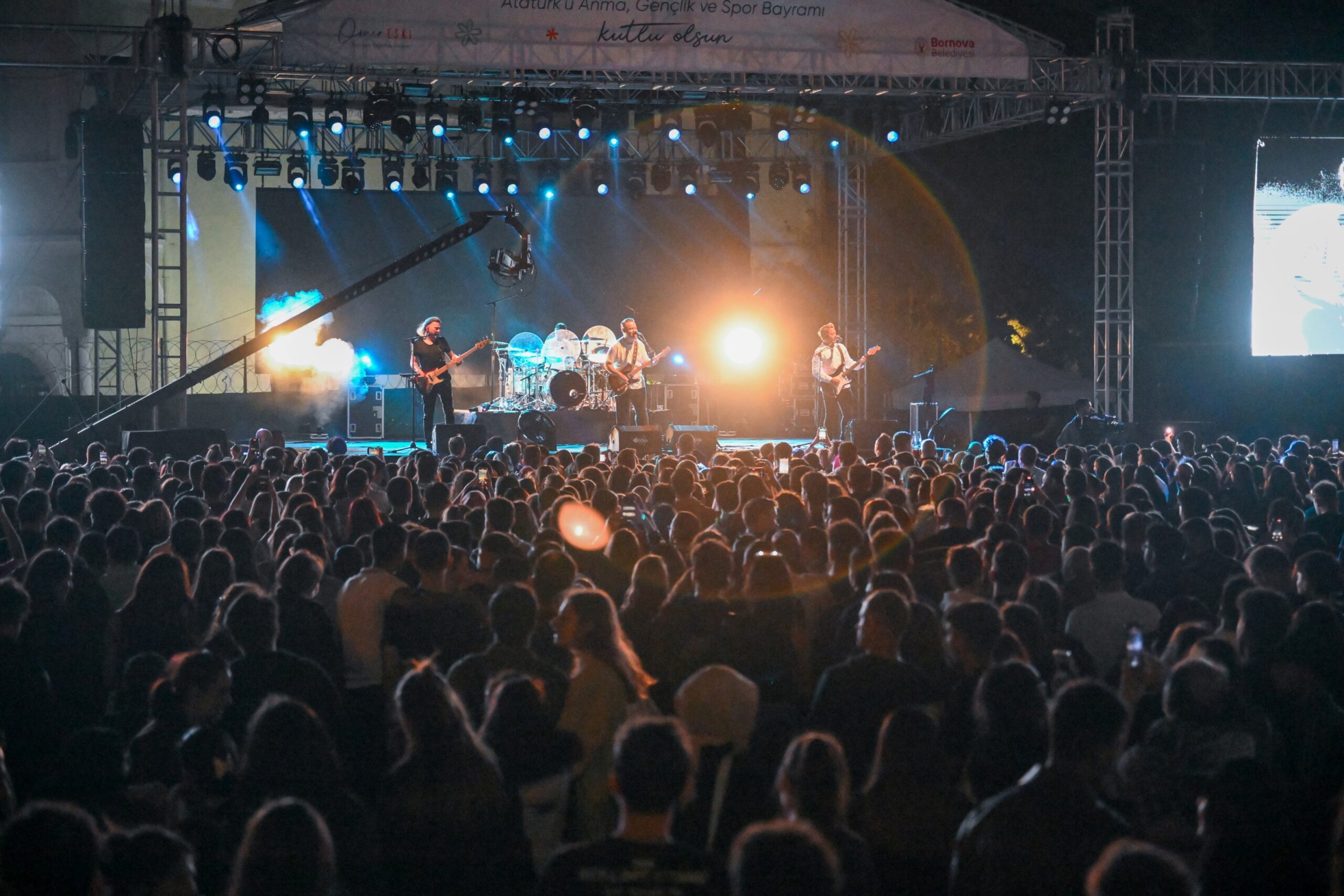 Bi’Hayat Fest 25 Ekim’de Büyükpark’ta başlıyor. Eğlence, müzik ve dayanışma