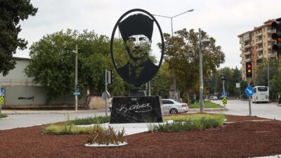 Buca Belediyesi, parkları daha güvenli ve estetik hale getirirken, su