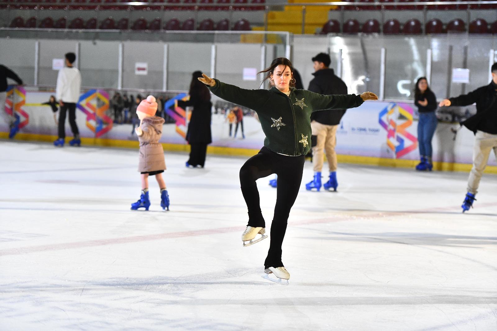 İzmir Büyükşehir Belediyesi Buz Sporları Salonu 13 Ekim’de kapılarını açıyor.