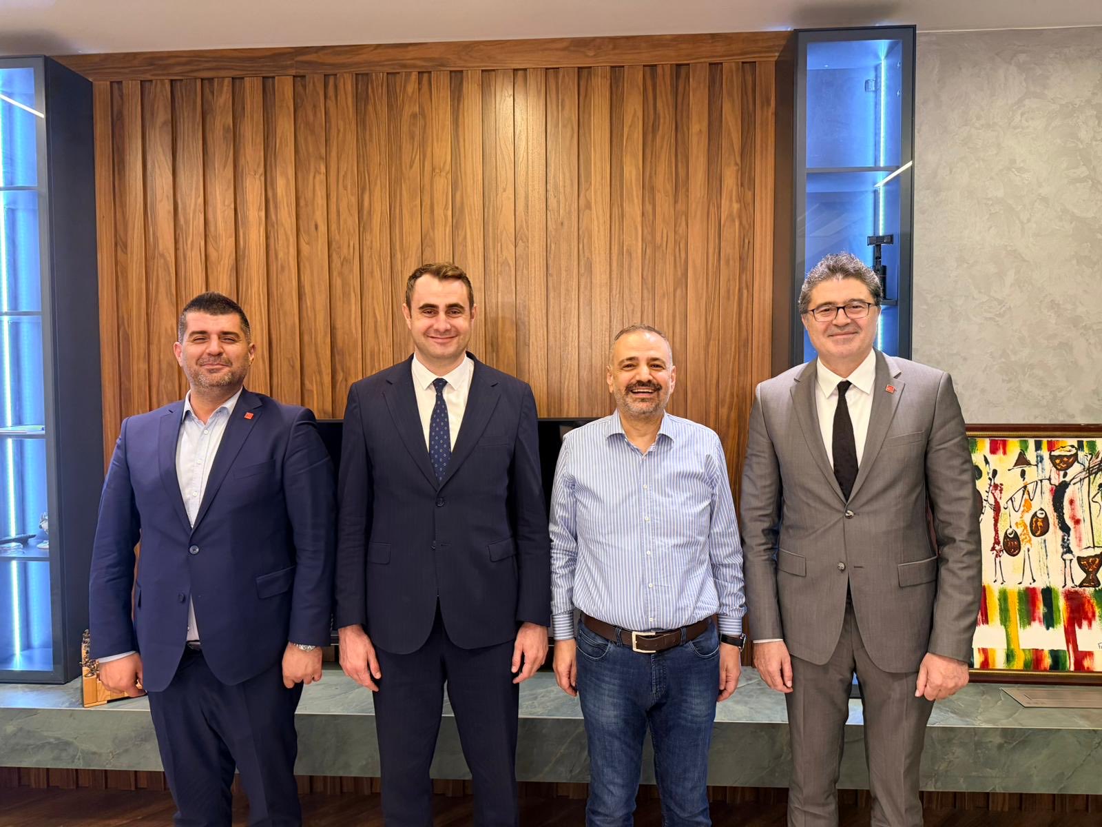 CHP’nin İzmir İl Başkan adayı Çağatay Güç, kongre öncesi ev