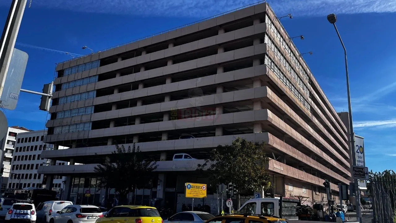 Yıkım kararıyla gündeme gelen İzmir’in simgesel yapılarından Çankaya Katlı Otoparkı