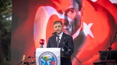 Başkan Cemil Tugay, 12. Balkan Şenliği’nde birlik ve dayanışma vurgusu