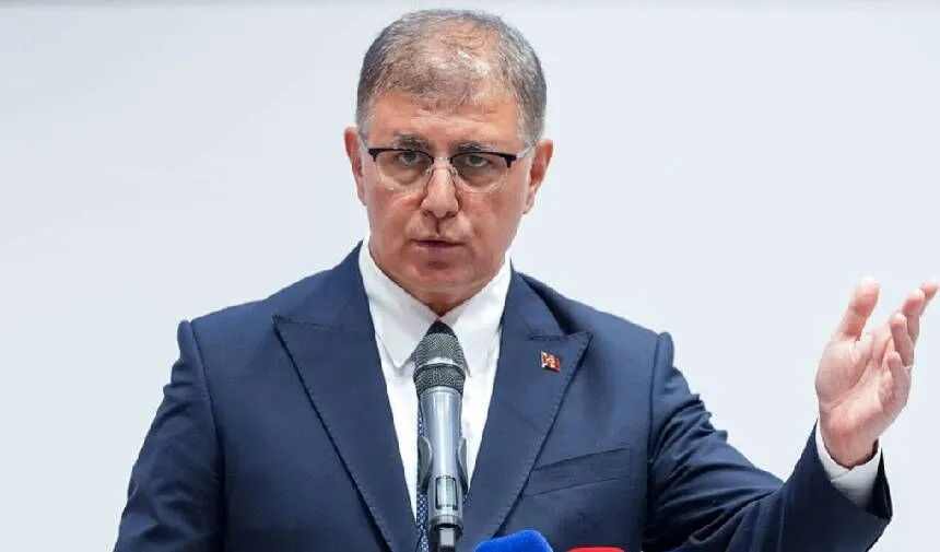 İzmir Büyükşehir Belediye Başkanı Cemil Tugay, AK Parti’ye geçeceği yönündeki
