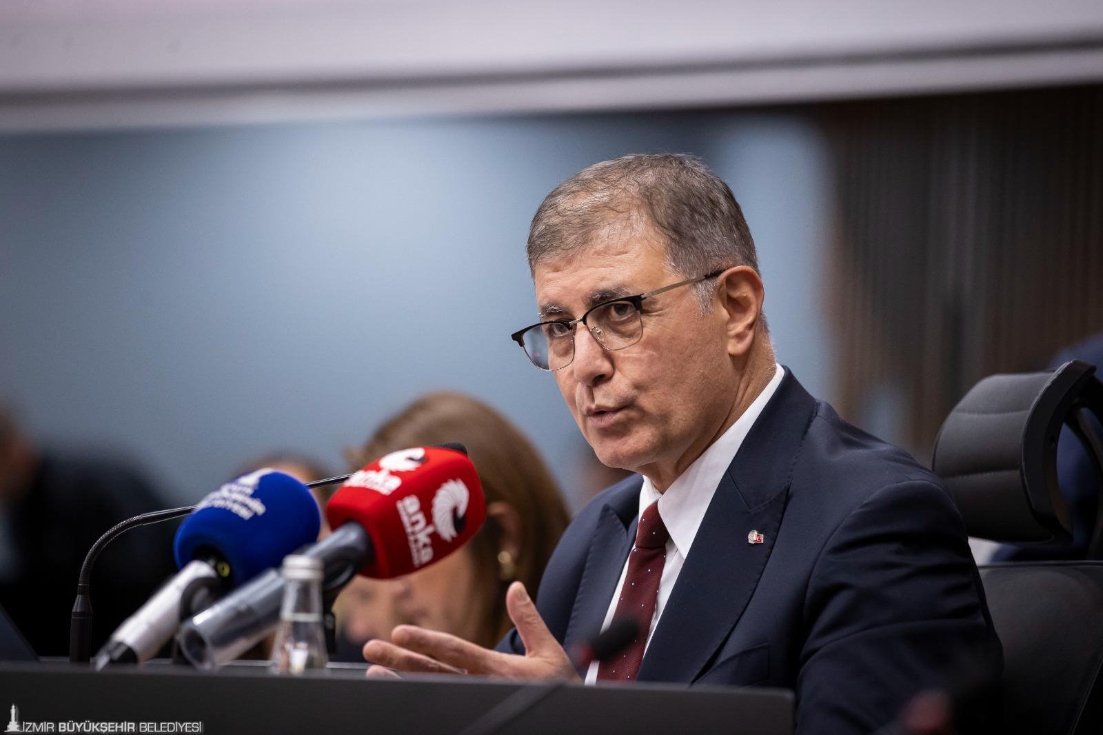İzmir Büyükşehir Meclisi’nde Çankaya Katlı Otoparkı tartışması büyüdü. AK Parti