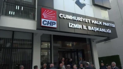 Kongreye saatler kala CHP İzmir’de dengeler değişti. Genel Başkan Özgür